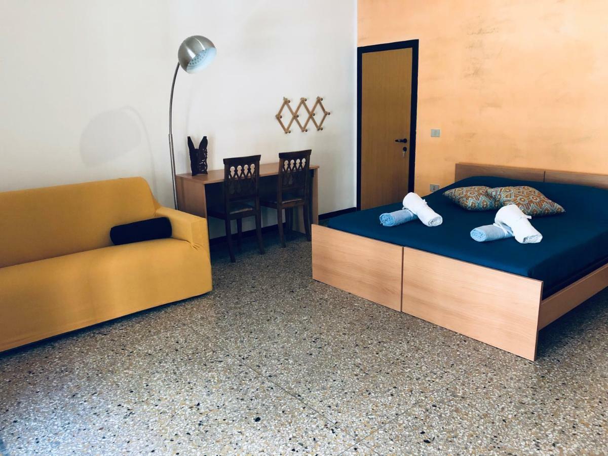 קליארי Cimarosa Room Affitti Brevi מראה חיצוני תמונה